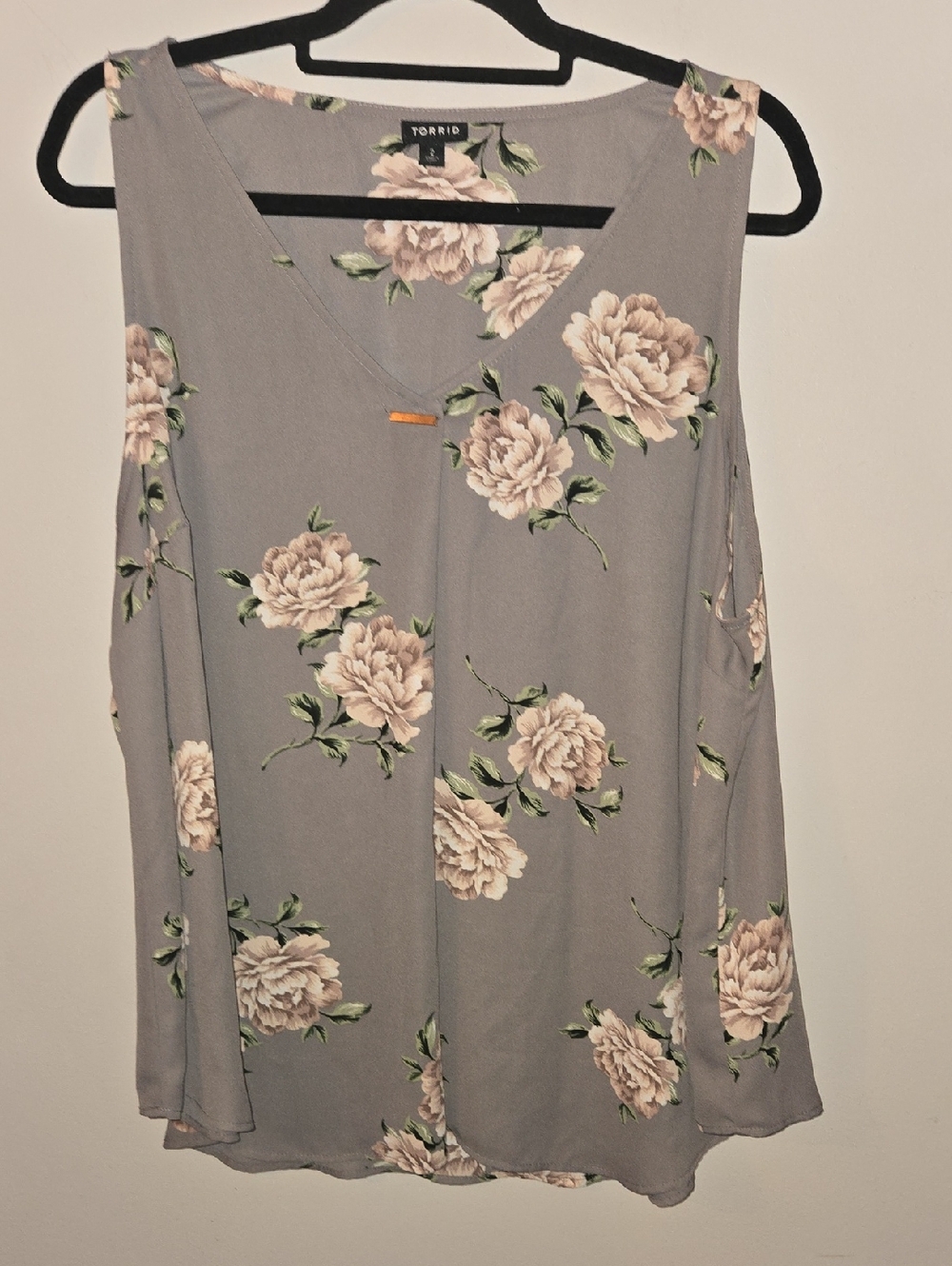 torrid Gray Floral V-Neck Sleeveless Blouse with Cream Roses